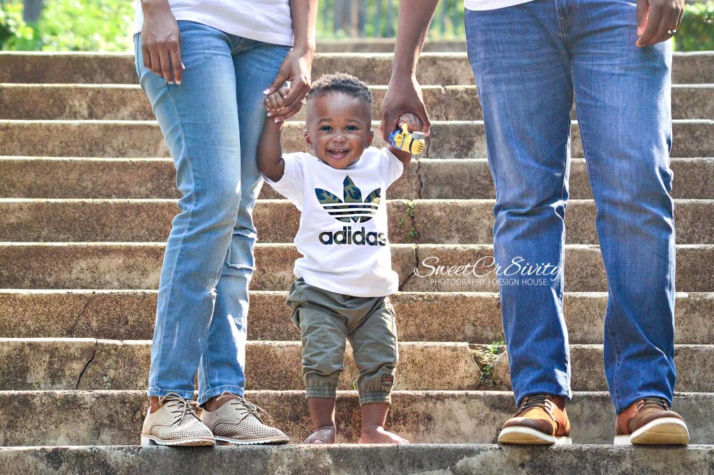 andani, rendani, mpho makhadi, family shoot, durban photographers, botanical gardens, Sweetcr8ivity, laughter, love, creative photography, emotion, minion