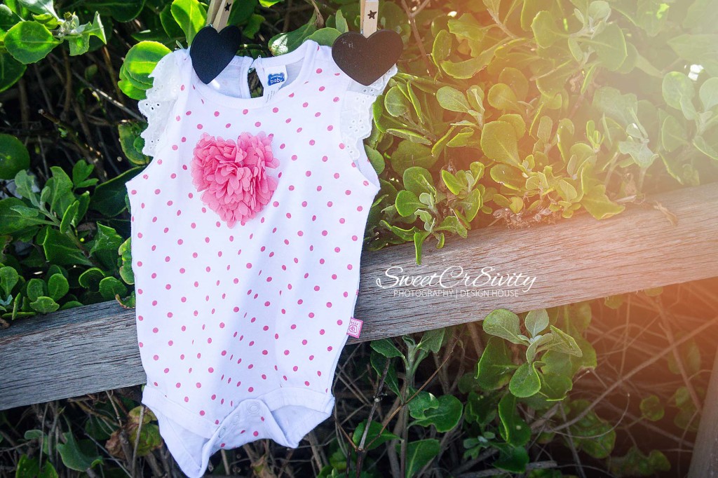 sabashnees maternity shoot,umhlanga beach, lighthouse, pier, dean,little princess,tiara,navy blue,beachshoot,dean,proud daddy,pink,white dress,christmas baby,pink onesie