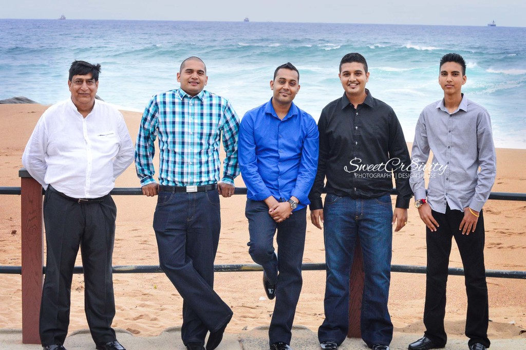 The ramfol family shoot, 4 daughters, beautiful girls, fabulous 50s, 25th birthday, peach roses, umhlanga beach, chinese umbrella , love, family signs, balloons, creative photography,sweetcr8ivity,durban photography