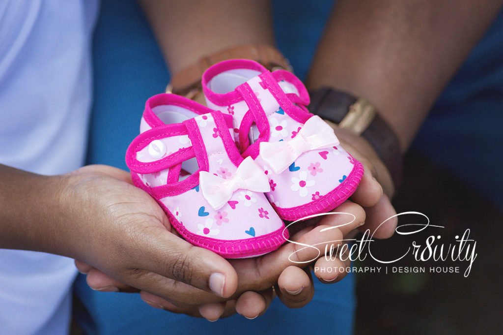 its a girl,damien and humsha,first baby,durban botanical gardens,sweetcr8ivity,aveen elaine lutchman,pink booties,white maternity dress,belly kiss,creative blurs,depth of field