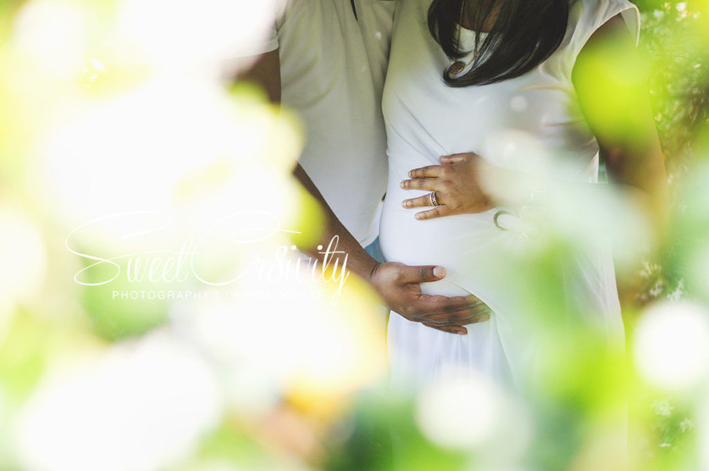 its a girl,damien and humsha,first baby,durban botanical gardens,sweetcr8ivity,aveen elaine lutchman,pink booties,white maternity dress,belly kiss,creative blurs,depth of field