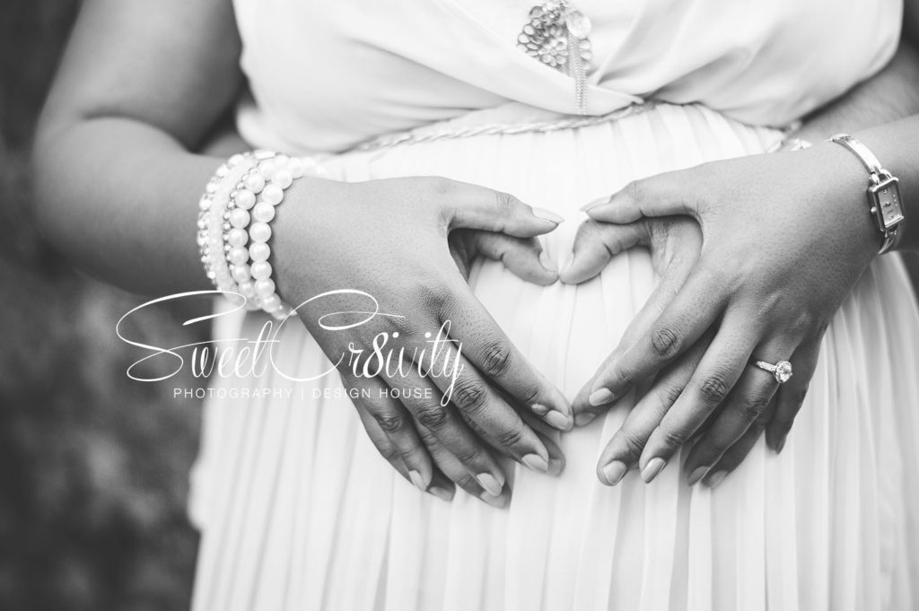 prgnancy shoot,its a girl,charlton,baby days book,pink balloons,hawaan forest,sweetcr8ivity,elaine and aveen lutchman,creative photography,umhlanga photographers,onesie,clothesline,sunset