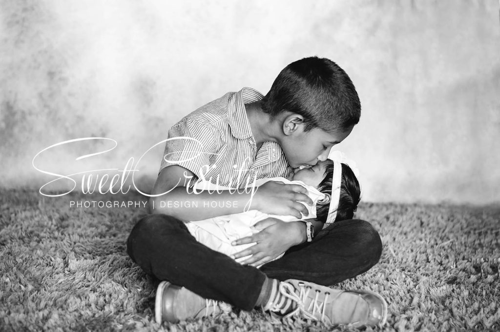 newbonr photography durban,michelles maternity shoot,kc photography props,tutus and bows,backdrop shop,flowers,3weeks old baby girl,pink and white,cody,elaine and aveen lutchman,creative,headpeices,tiny feet