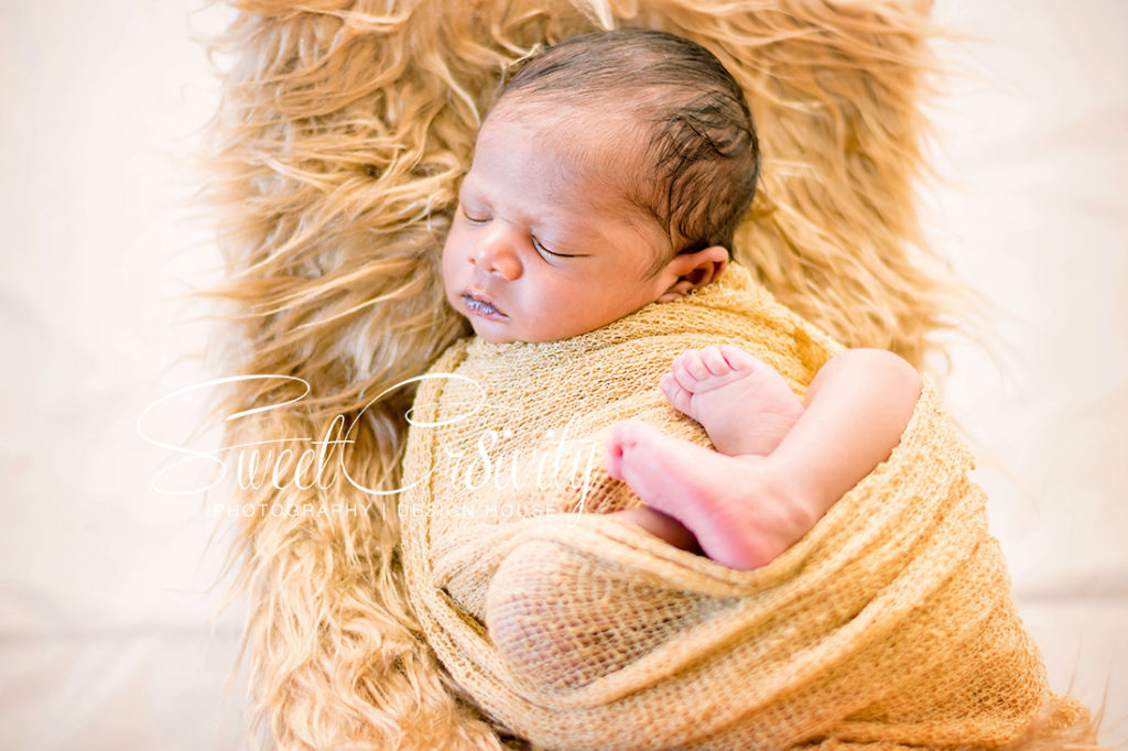 newborn photography, durban,sweetcr8ivity,baby boy,best durban photographers,props,creative,famil,big sister,Zoey