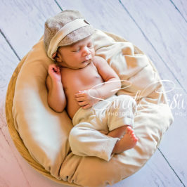 newborn photography, durban,sweetcr8ivity,baby boy,best durban photographers,props,creative,famil,big sister,Zoey