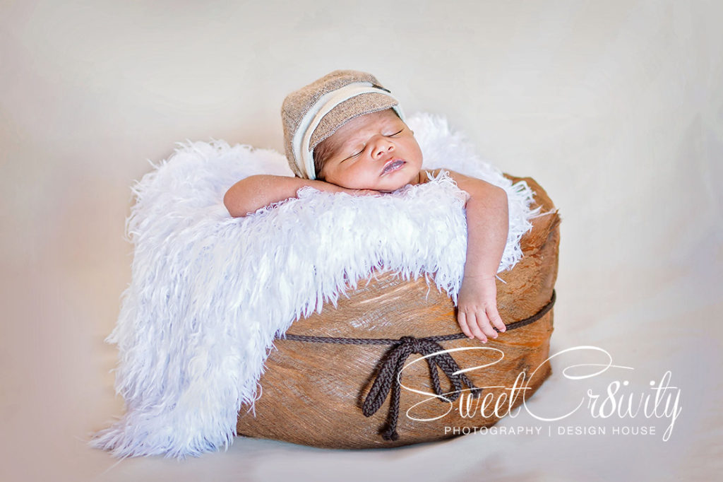 newborn photography, durban,sweetcr8ivity,baby boy,best durban photographers,props,creative,famil,big sister,Zoey