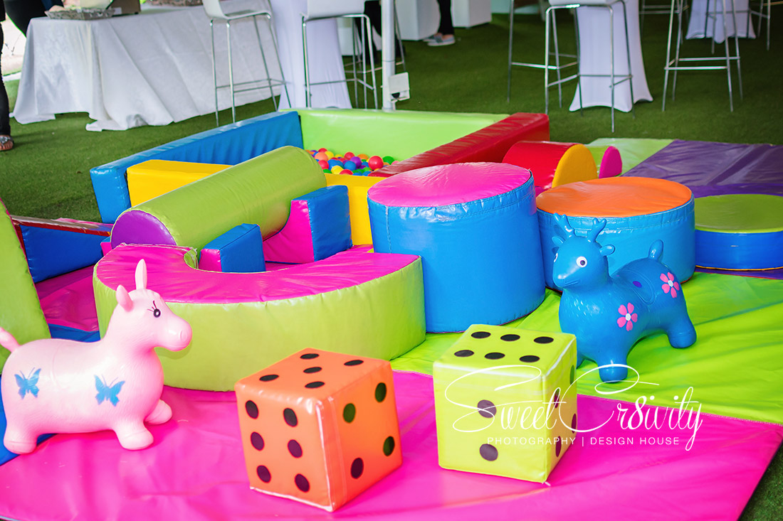 wild two, themed kiddies party, bespoke events, sweetcr8ivity, mumtaz cocoa, the polkadot company, photobooth, cakepops, train rides, de charmoy estate, sweet dream ice cream, candyfloss, popcorn, chilli chocolate chefs, jumping castle, face painting, flower crowns, little guests