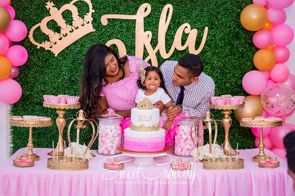 1st birthday party, party princess, themed kiddies parties, durban photographers, sweetcr8ivity, aveen and elaine lutchman, market cafe, baby girl, isla, make a wish, tutus and bows