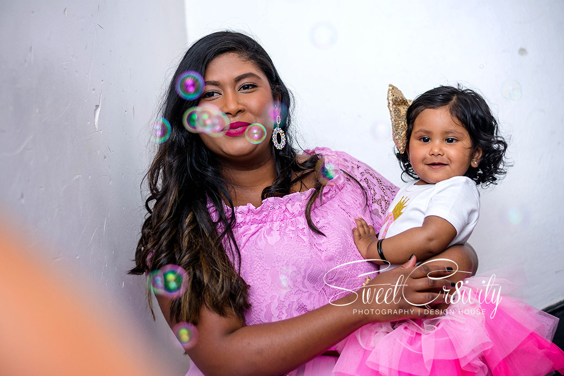 1st birthday party, party princess, themed kiddies parties, durban photographers, sweetcr8ivity, aveen and elaine lutchman, market cafe, baby girl, isla, make a wish, tutus and bows, bubbles