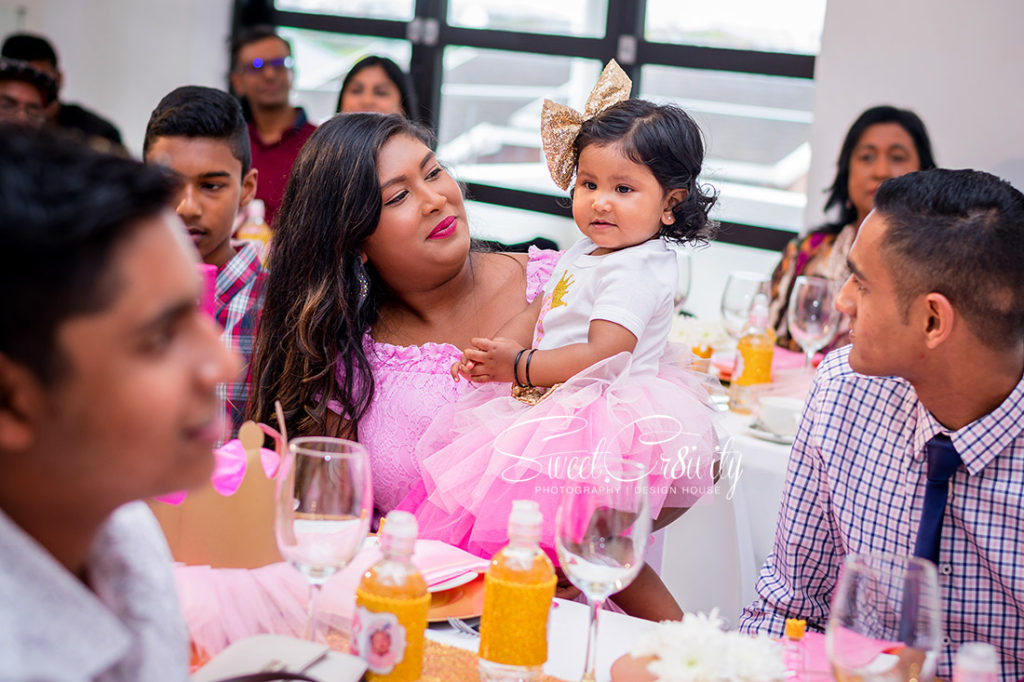 1st birthday party, party princess, themed kiddies parties, durban photographers, sweetcr8ivity, aveen and elaine lutchman, market cafe, baby girl, isla, make a wish, tutus and bows, bubbles