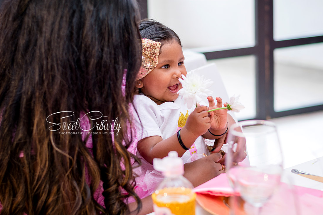 1st birthday party, party princess, themed kiddies parties, durban photographers, sweetcr8ivity, aveen and elaine lutchman, market cafe, baby girl, isla, make a wish, tutus and bows, bubbles