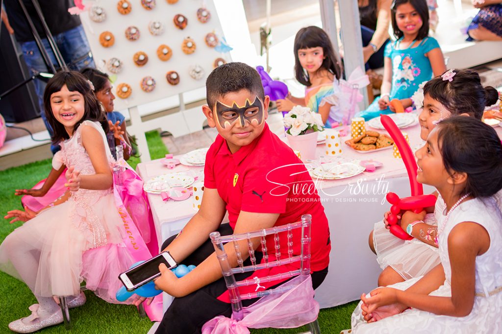 reeja's 7th birthday,sweetcr8ivity,durban party photographers, kiddies parties, cutest party on the block,mumtaz cocoa,ricco the clown, face painting, ballerina themed party, donut board,,tutus