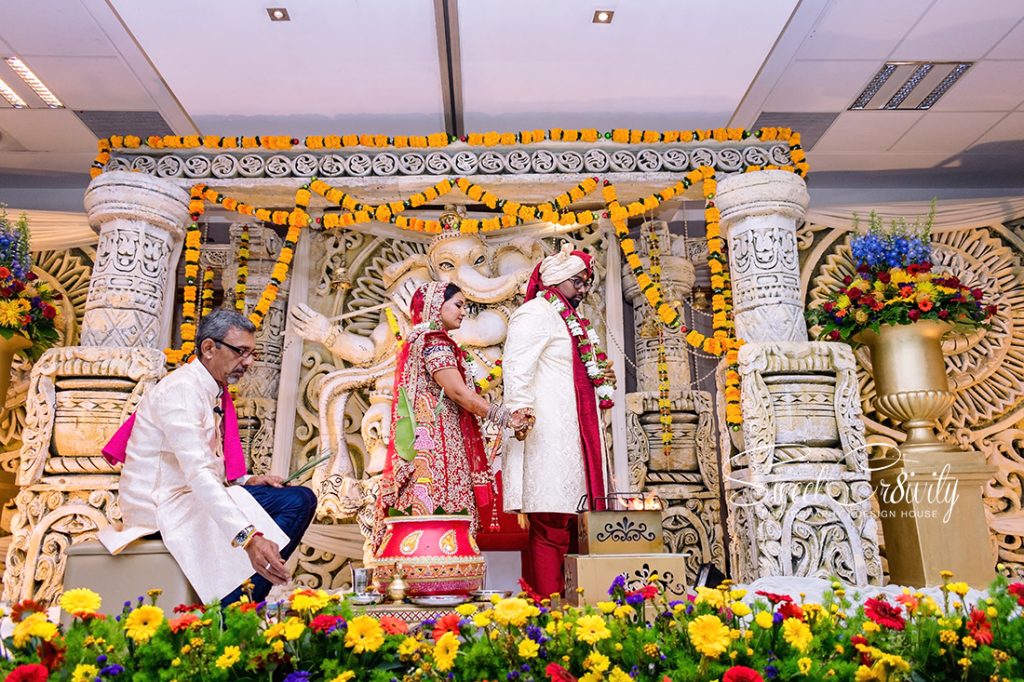 hindu wedding, Elaine and aver lutchman, sweetcr8ivity,best durban wedding photographers, wedding sutra, durban photography, Logan pillar set design, snap that, coastlands umhlanga