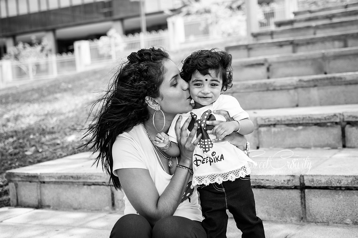 cake smash, photoshoot, 1st birthday, minnie mouse themed, chris saunders park, sweetcr8ivity, best durban photographers, family shoot, umhlanga, kids party photography, lushal and prevern