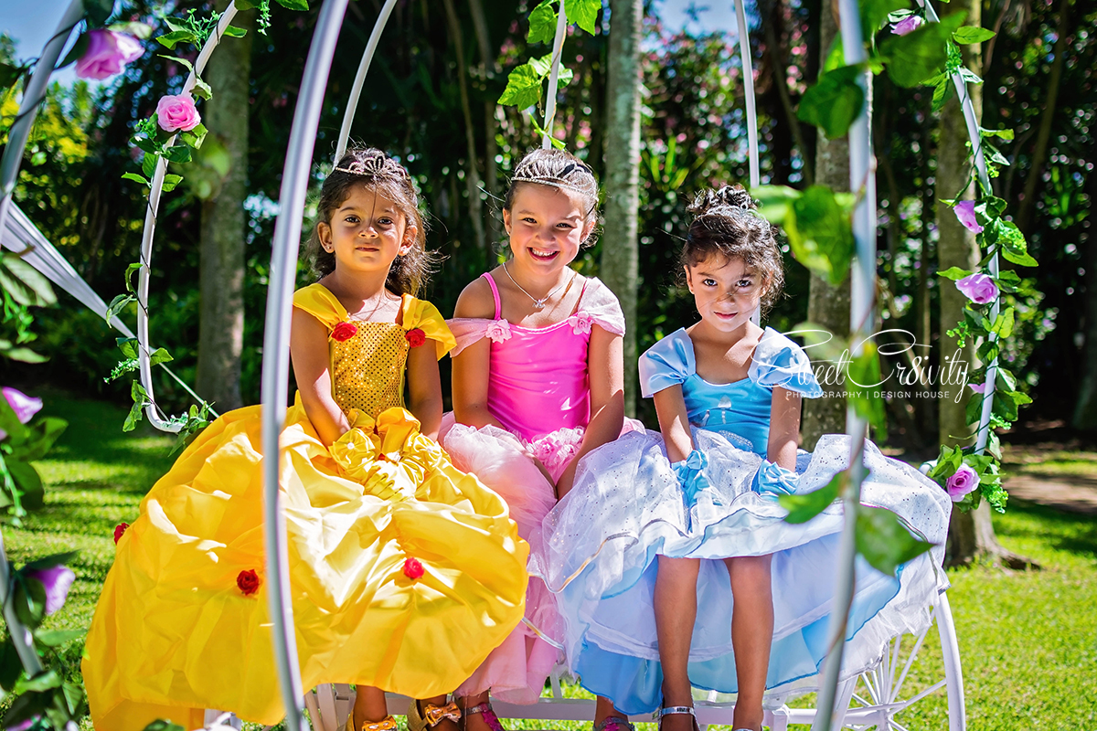 disney themed party,sweetcr8ivity,umhlanga,durbans best photographers, kiddies parties, chillie chocolate chefs, aveen and elaine lutchman, de charmoy estate, pixiedust parties, dewolf twins, fables and fantasies,little mermaid, face painting, coronation, princess carriage, party planners, nikon, durban party photographers, snow white, belle, beauty and the beast, ballgowns, fancypants events, mixies cake deco,