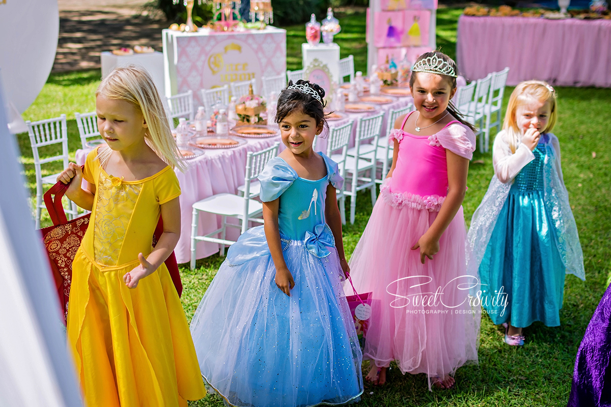 disney themed party,sweetcr8ivity,umhlanga,durbans best photographers, kiddies parties, chillie chocolate chefs, aveen and elaine lutchman, de charmoy estate, pixiedust parties, dewolf twins, fables and fantasies,little mermaid, face painting, coronation, princess carriage, party planners, nikon, durban party photographers, snow white, belle, beauty and the beast, ballgowns, fancypants events, mixies cake deco,