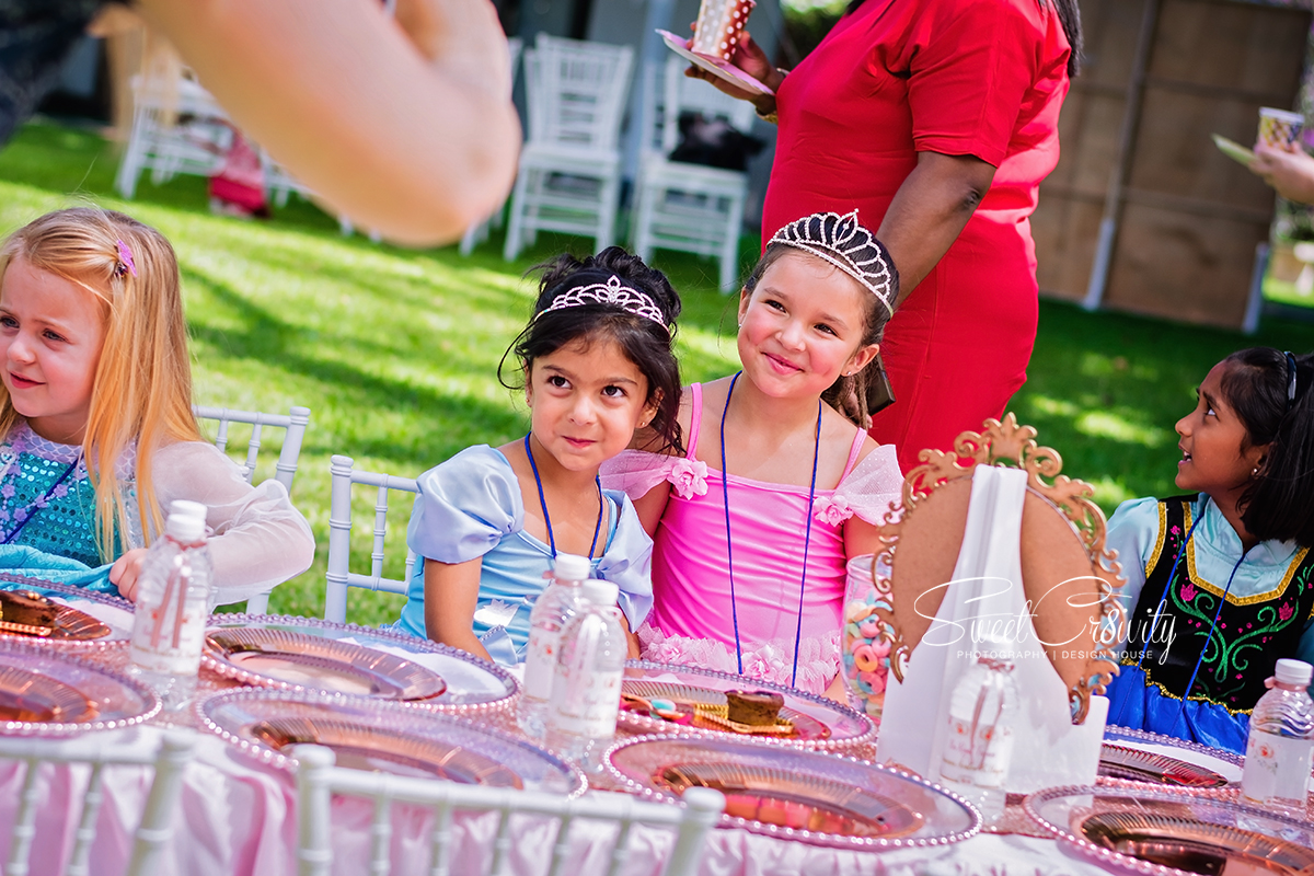 disney themed party,sweetcr8ivity,umhlanga,durbans best photographers, kiddies parties, chillie chocolate chefs, aveen and elaine lutchman, de charmoy estate, pixiedust parties, dewolf twins, fables and fantasies,little mermaid, face painting, coronation, princess carriage, party planners, nikon, durban party photographers, snow white, belle, beauty and the beast, ballgowns, fancypants events, mixies cake deco,