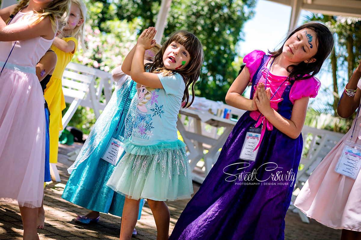 disney themed party,sweetcr8ivity,umhlanga,durbans best photographers, kiddies parties, chillie chocolate chefs, aveen and elaine lutchman, de charmoy estate, pixiedust parties, dewolf twins, fables and fantasies,little mermaid, face painting, coronation, princess carriage, party planners, nikon, durban party photographers, snow white, belle, beauty and the beast, ballgowns, fancypants events, mixies cake deco,